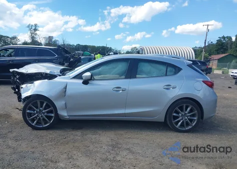 2018 Mazda Mazda3 Touring z USA, uszkodzony, nr VIN 3MZBN1L32JM174444